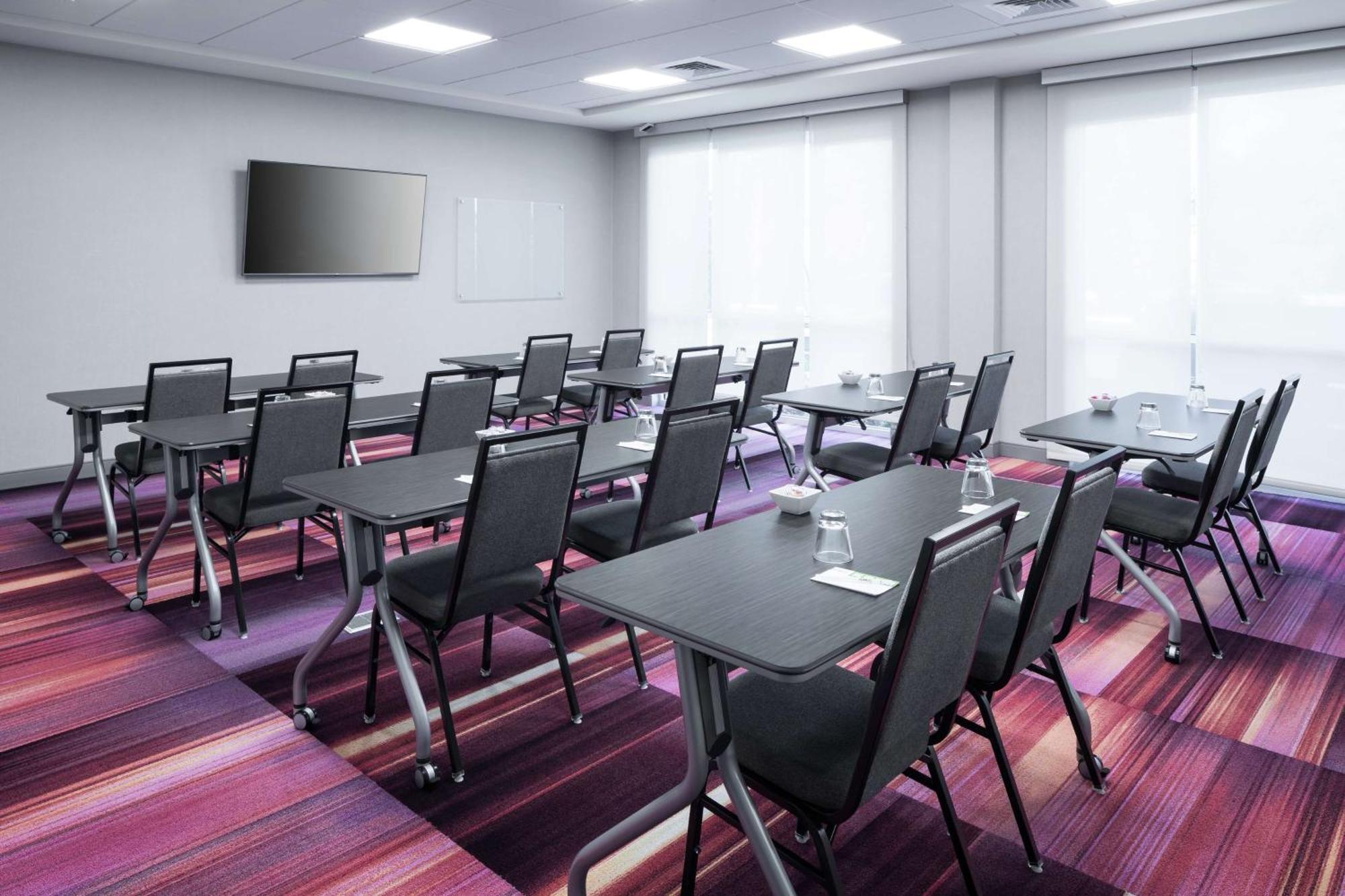 Home2 Suites By Hilton Orlando Airport מראה חיצוני תמונה