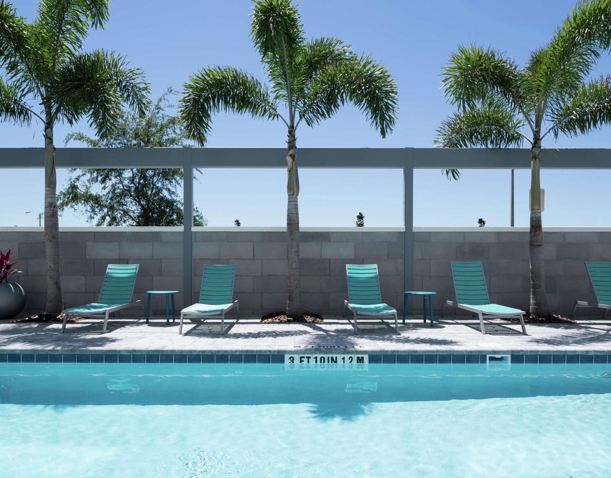 Home2 Suites By Hilton Orlando Airport מראה חיצוני תמונה